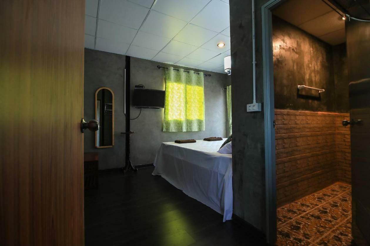 Falik Farm Stay Phra Nakhon Si Ayutthaya Exterior foto